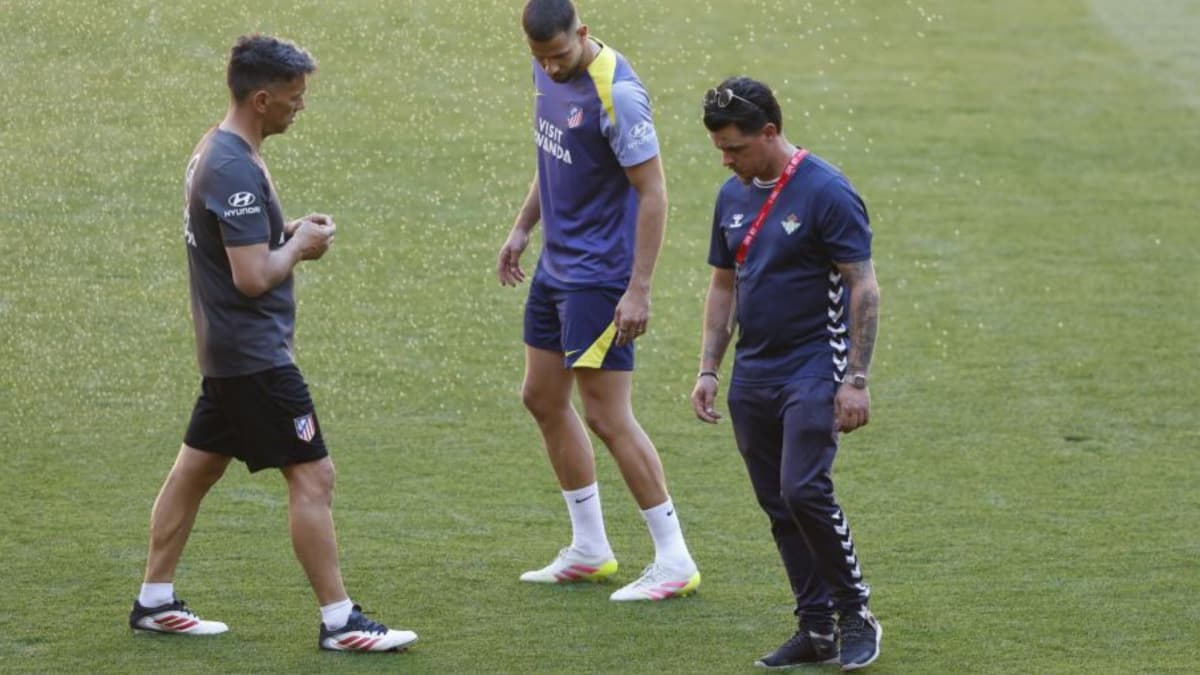 Hancko se prueba... para llegar al banquillo