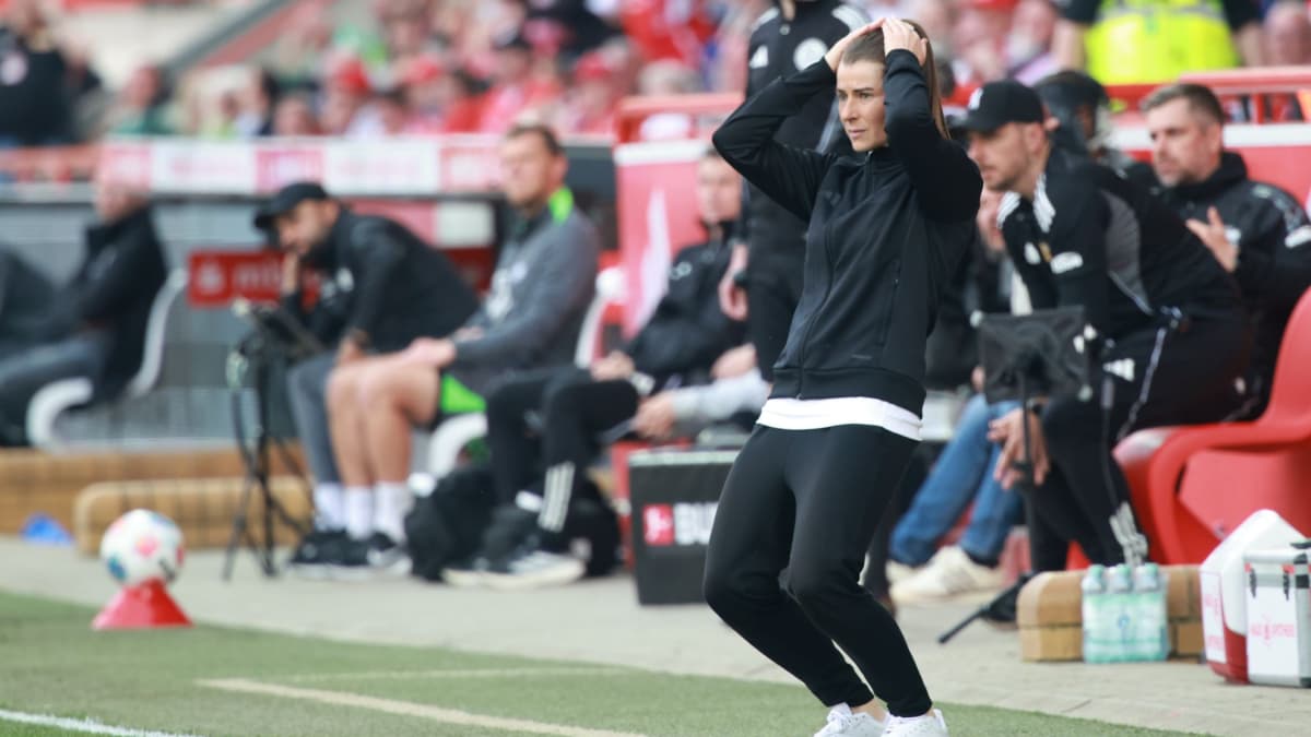 El Wolfsburgo 'pincha el globo' de Marie-Louise Eta en su histĂłrico estreno