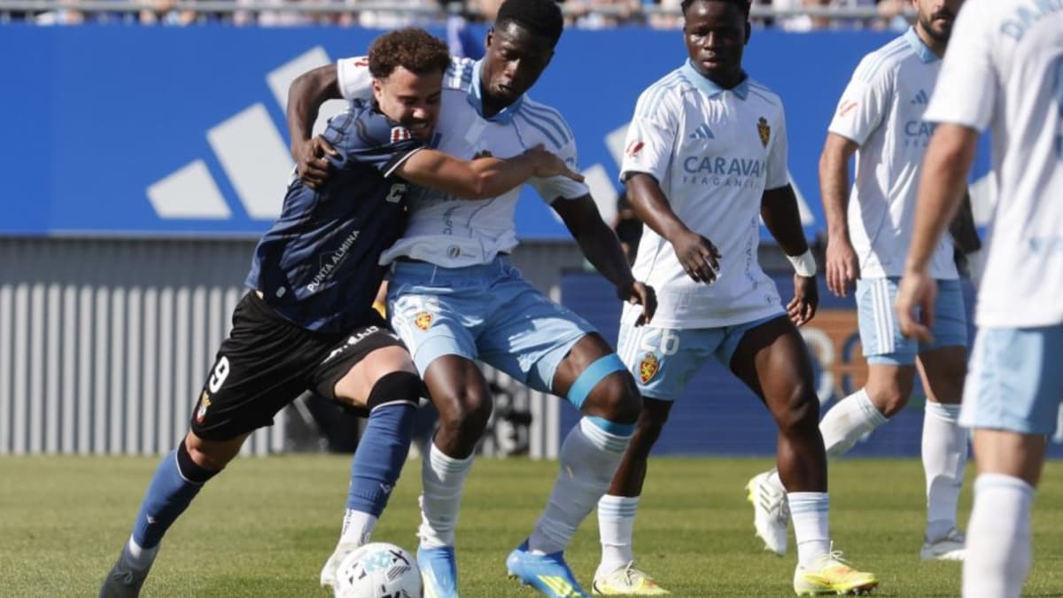 El Zaragoza desperdicia el VAR y regala un empate contra 10