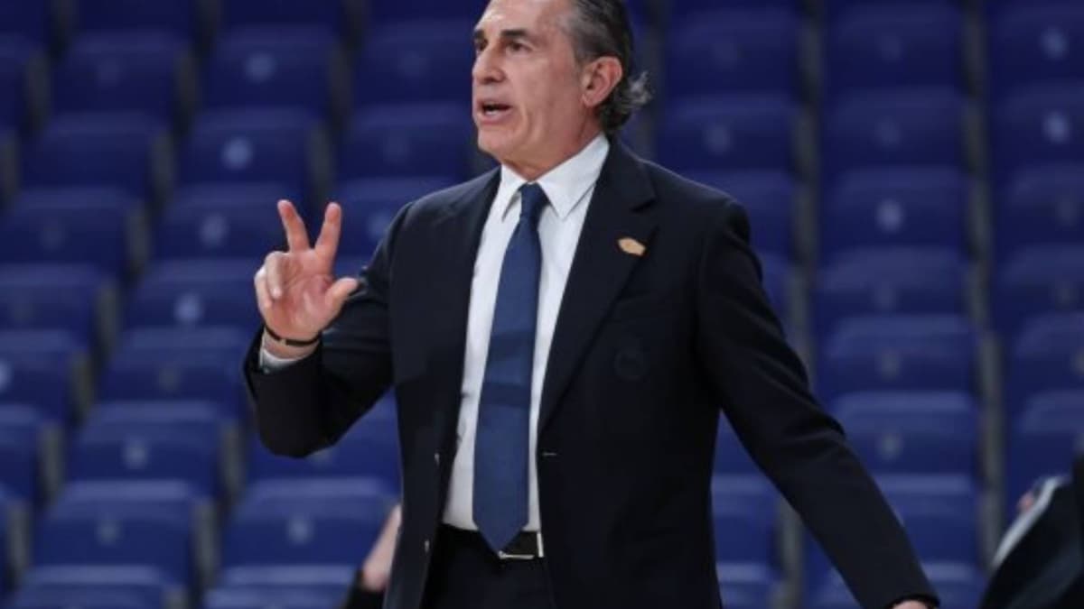 Scariolo y la amenaza de la puerta cerrada ante el Hapoel: "ConfĂo que el club haga lo que pueda hacer"