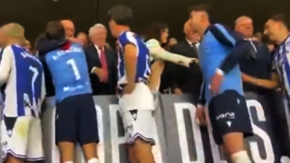 Ayuso sube un vídeo en el que sí se saluda con Oyarzabal: "Que la verdad no estropee un jugoso titular"