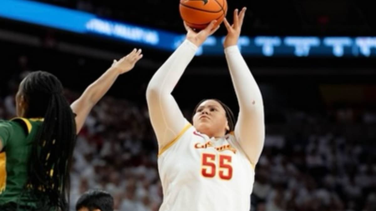 'Lady Shaq' se convierte en la tercera jugadora mejor pagada del mundo sin salir de la universidad