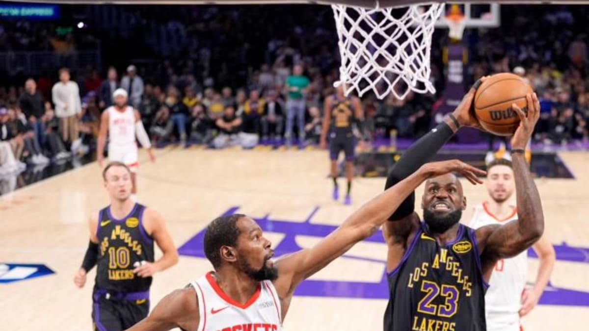 Un bestial LeBron defiende el fuerte de los Lakers a la espera de Doncic