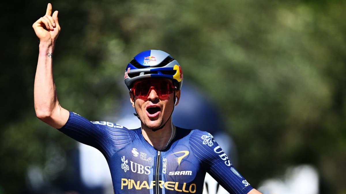 Tom Pidcock, el renacido: impone su punta de velocidad en el Tour de los Alpes ante un gran Bernal