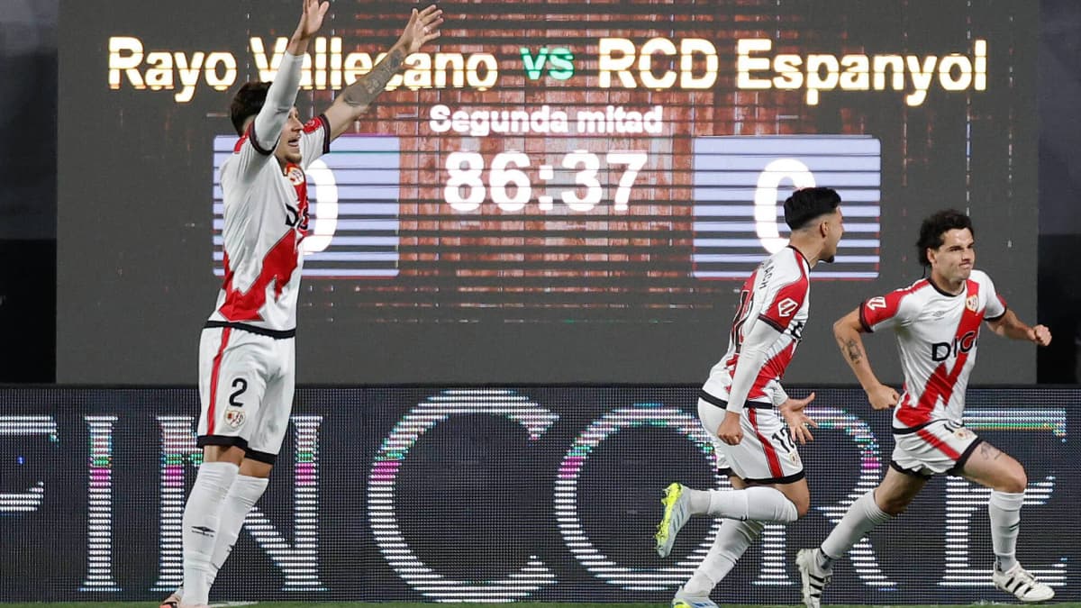 Camello alarga la alegría en Vallecas