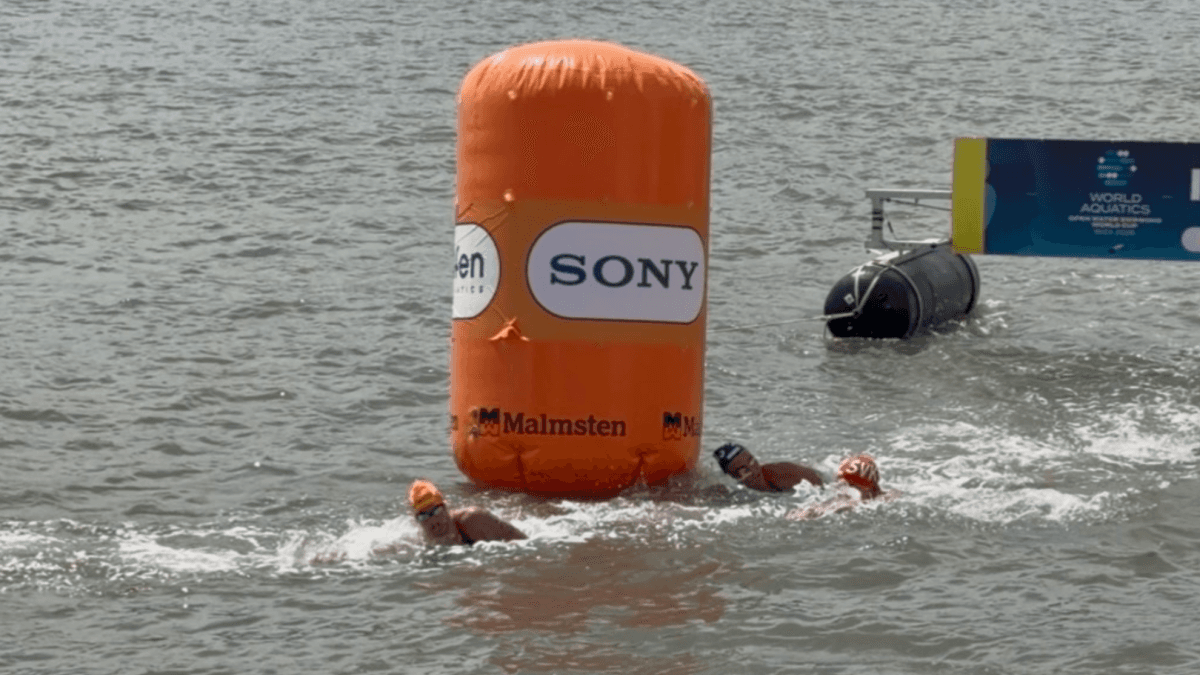 David Betlehem conquista los 10K en la Copa del Mundo de Aguas Abiertas en Ibiza