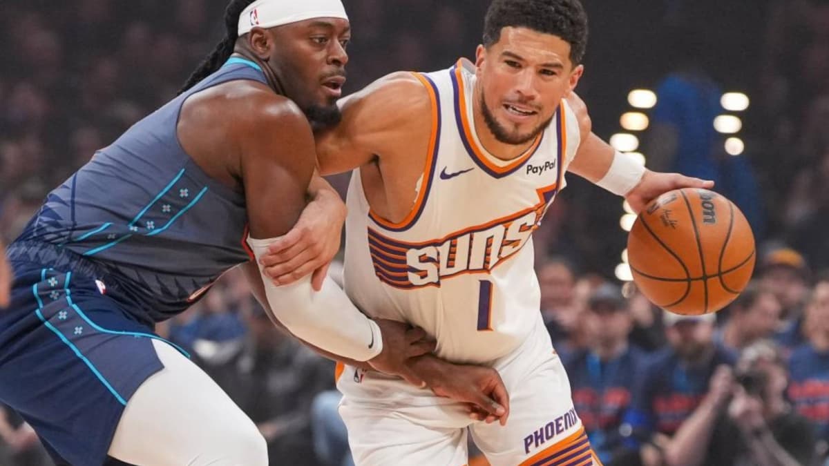 La brutal rajada sobre los árbitros le cuesta 35.000 dólares a Devin Booker