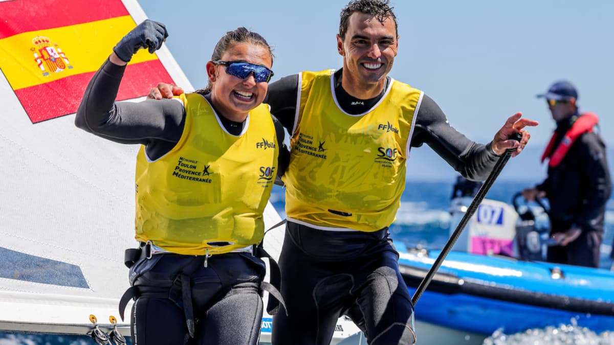 Xammar y Cardona mantienen el pleno de podios en 2026: ¡también campeones en Hyères!