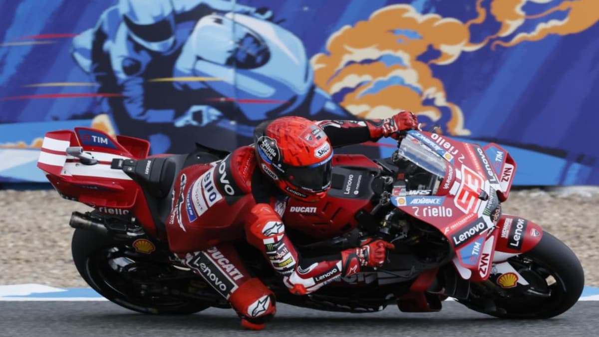 Marc es una locura: gana el Sprint... ¡después de caerse!