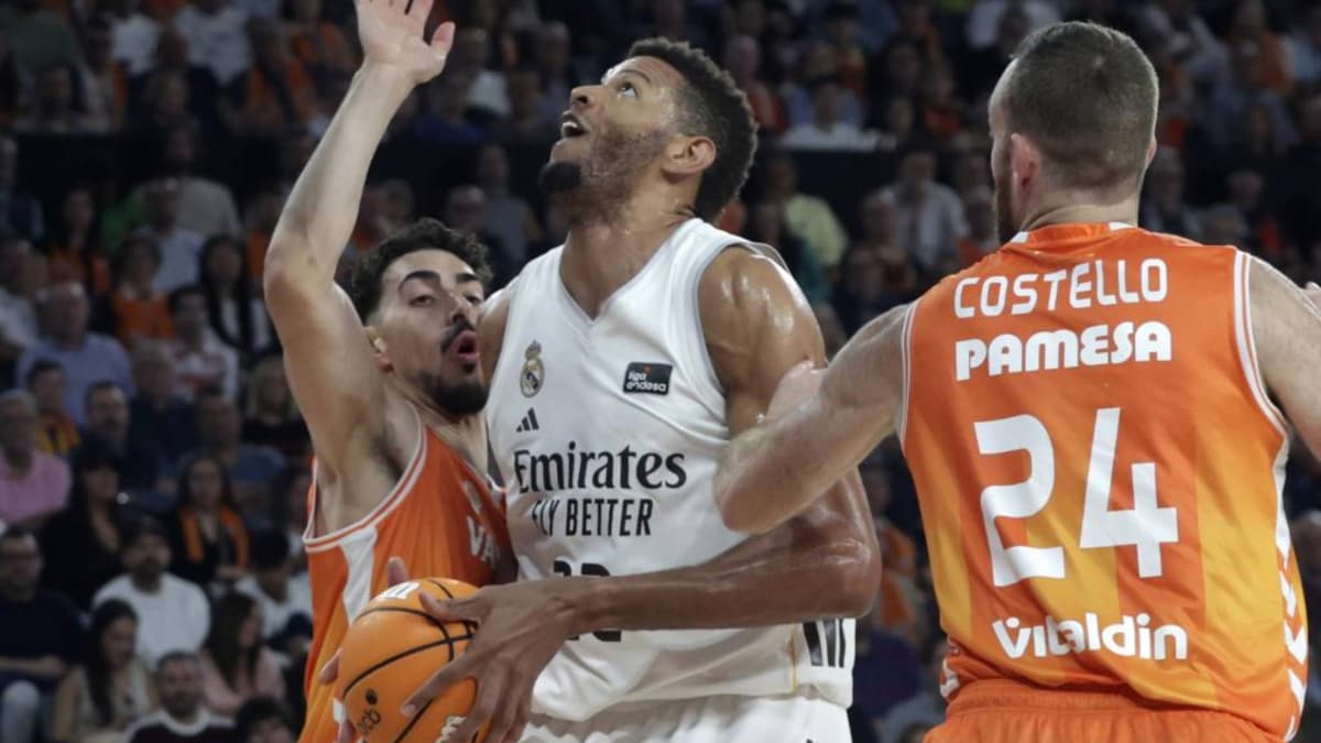 Un Real Madrid imperial asalta el Roig Arena y es mĂĄs lĂder