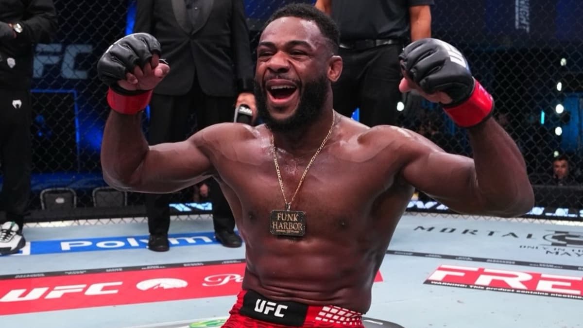 Sterling aplasta a Zalal y se acerca al doble campeonato de la UFC