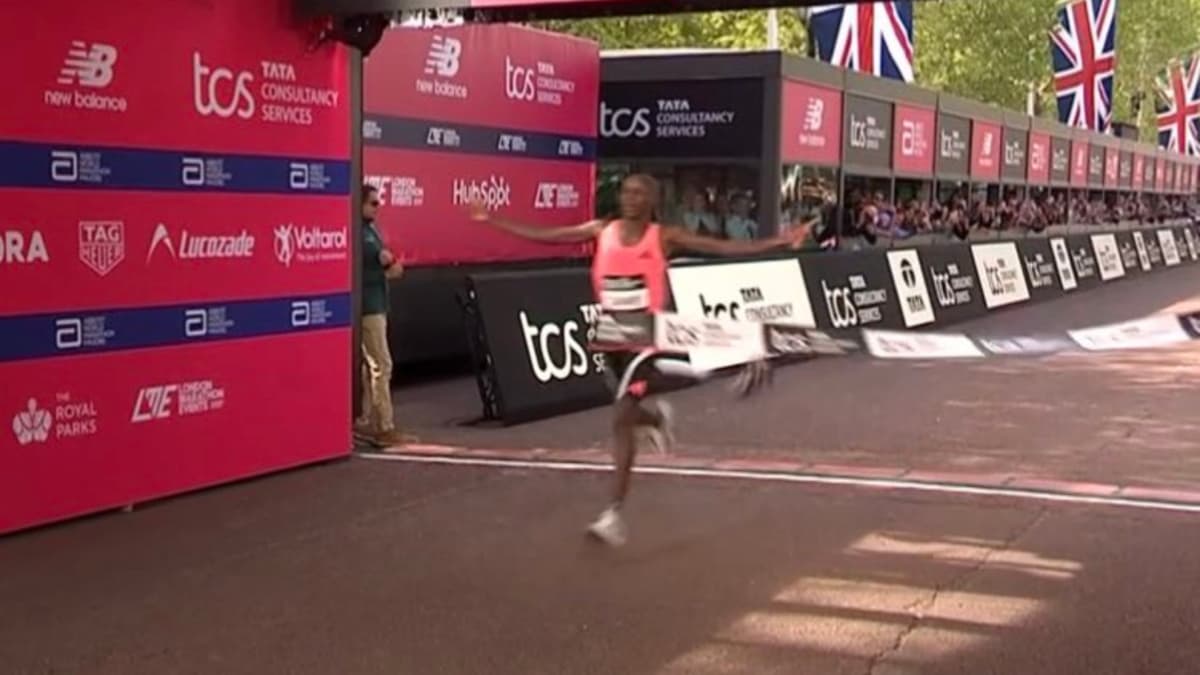 ¡Sawe hace historia y baja de las dos horas en el maratón de Londres!