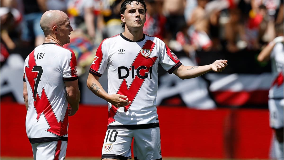 El rajadĂłn de Camello: "Los de arriba quieren que el fĂștbol se convierta en una mierda"