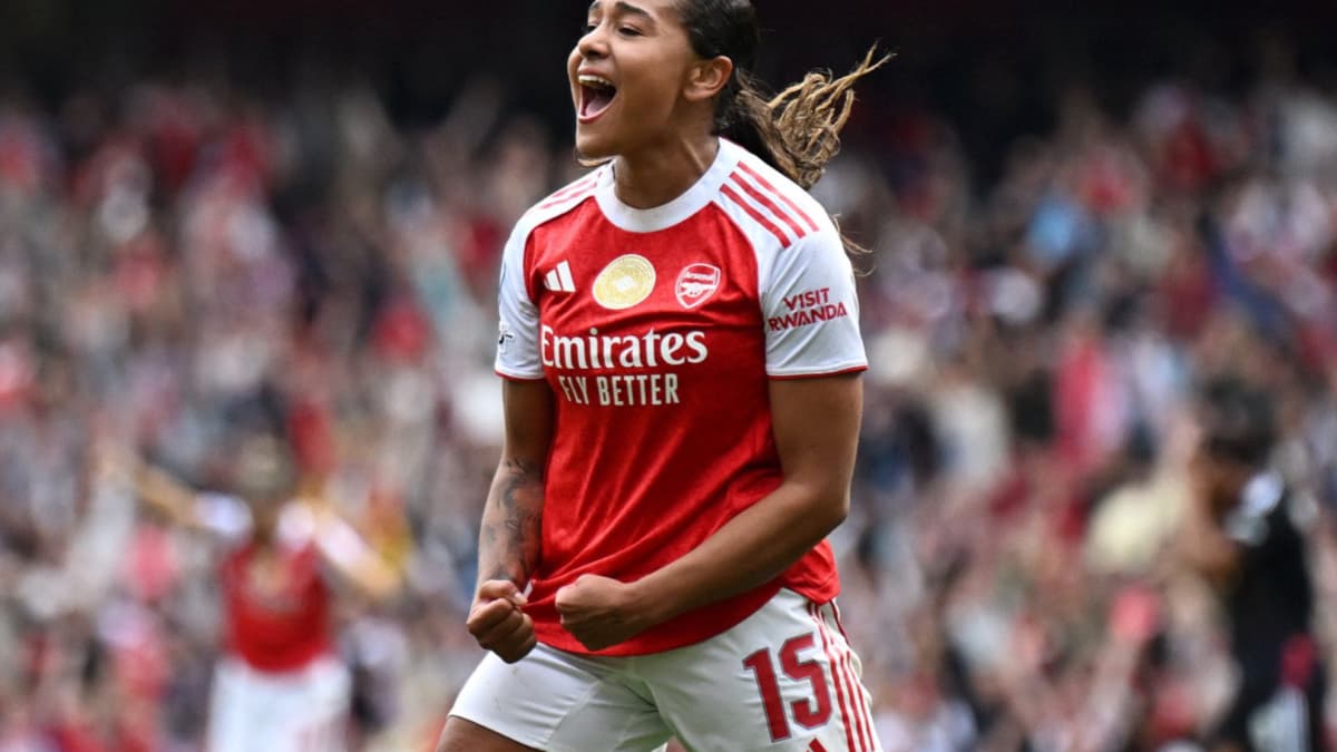 El Arsenal se aprovecha de los errores del OL Lyonnes