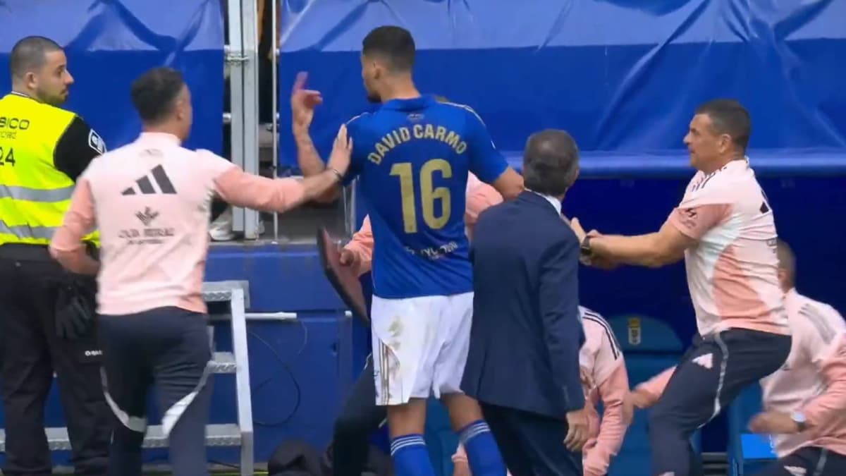 Alta tensiĂłn en Oviedo: David Carmo se encara con la grada