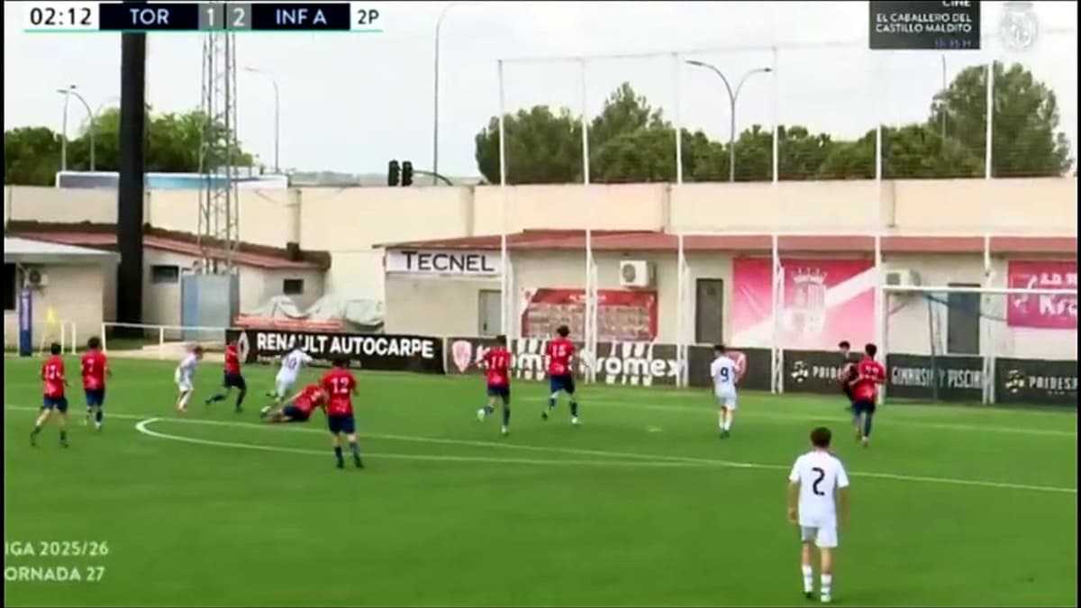 El golazo 'a lo Maradona' y viral de Saúl Aranda, otro talento de La Fábrica