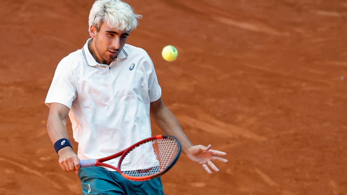 La aventura de Dani Mérida termina ante Tsitsipas y Jódar se queda solo