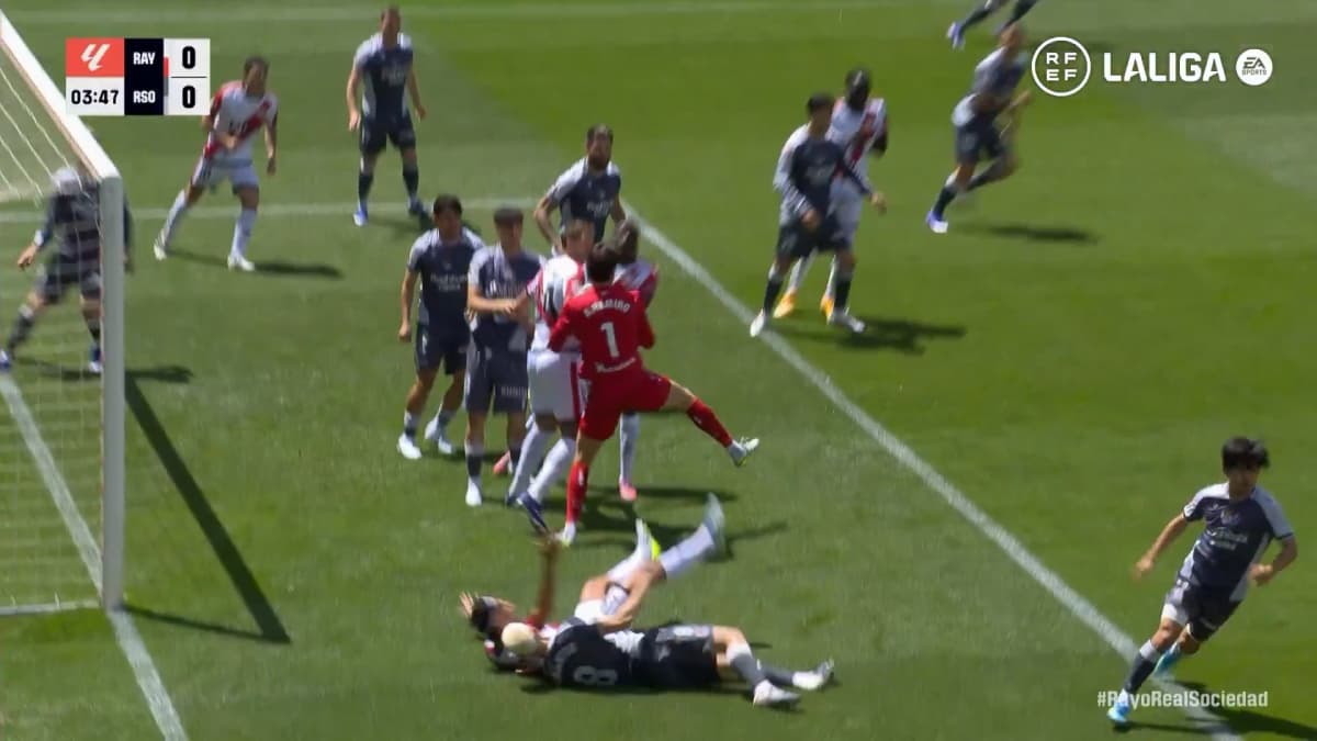 'Tiempo de Revisión' da la razón al Rayo: penalti claro no pitado y doble palo al VAR