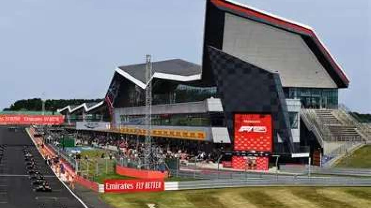 Silverstone se ofrece para sustituir las carreras suspendidas por la guerra