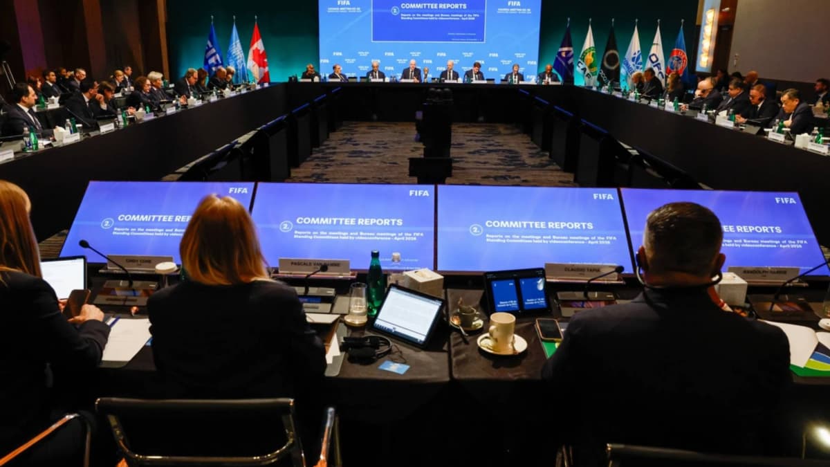 Ingresos récord en FIFA... y demandas millonarias al caer por el caso Diarra