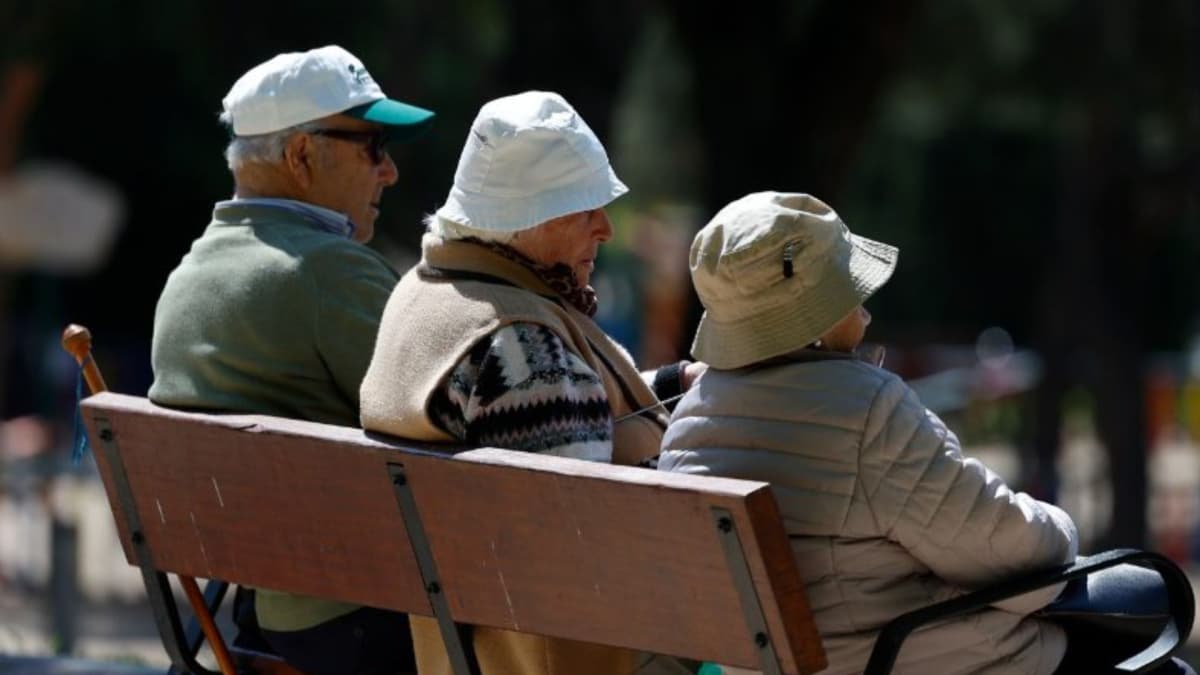 Las pensiones, en peligro: los jubilados de 2045 cobrarán el doble de lo cotizado