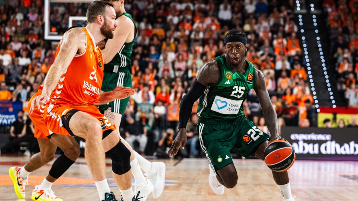 Hayes-Davis tumba al Valencia y se lleva media Final Four a Atenas