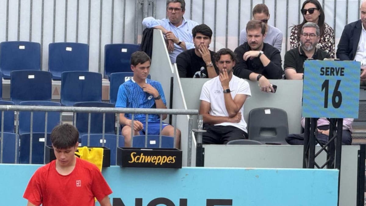 Jaime Alcaraz debuta con victoria en Madrid en presencia de Carlitos