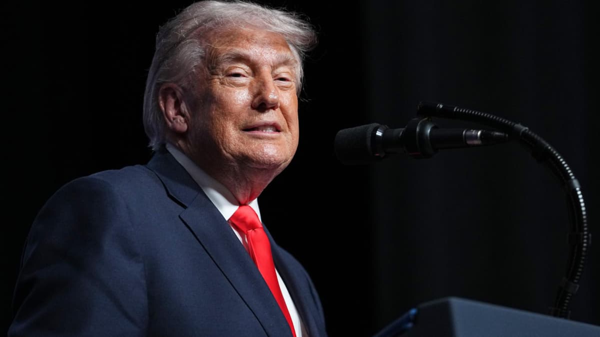 Donald Trump advierte a Irán: "Existen dos opciones: intentar llegar a un acuerdo o ir y arrasarlos por completo"
