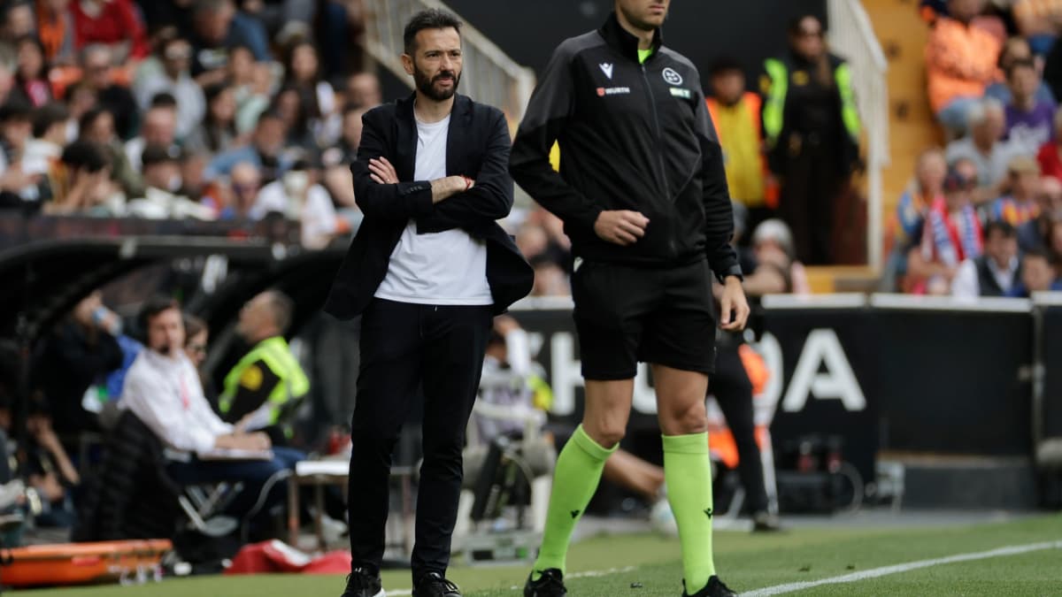 Corberán. "Entiendo la frustración, la mayor pena no es escuchar el cántico, es la falta de juego"