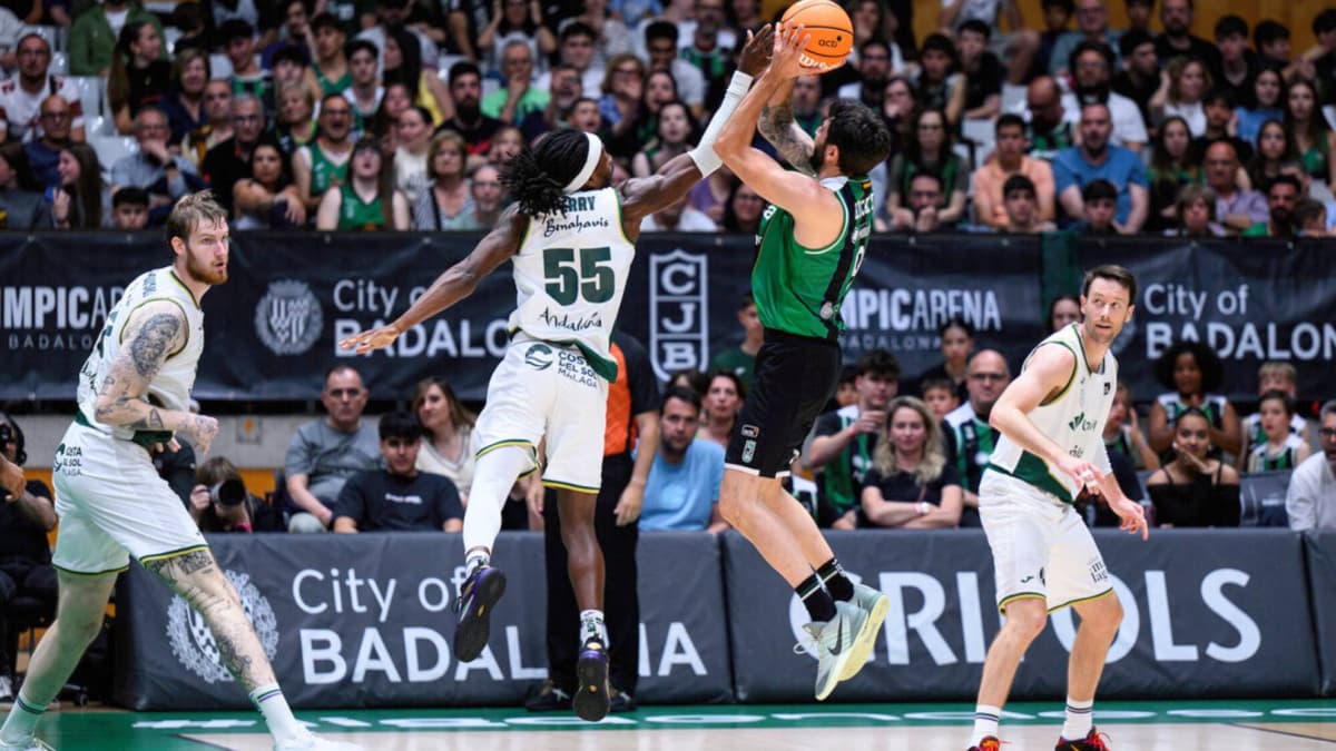La paliza del Joventut al Unicaja, aplazada al descanso por un fallo en el marcador