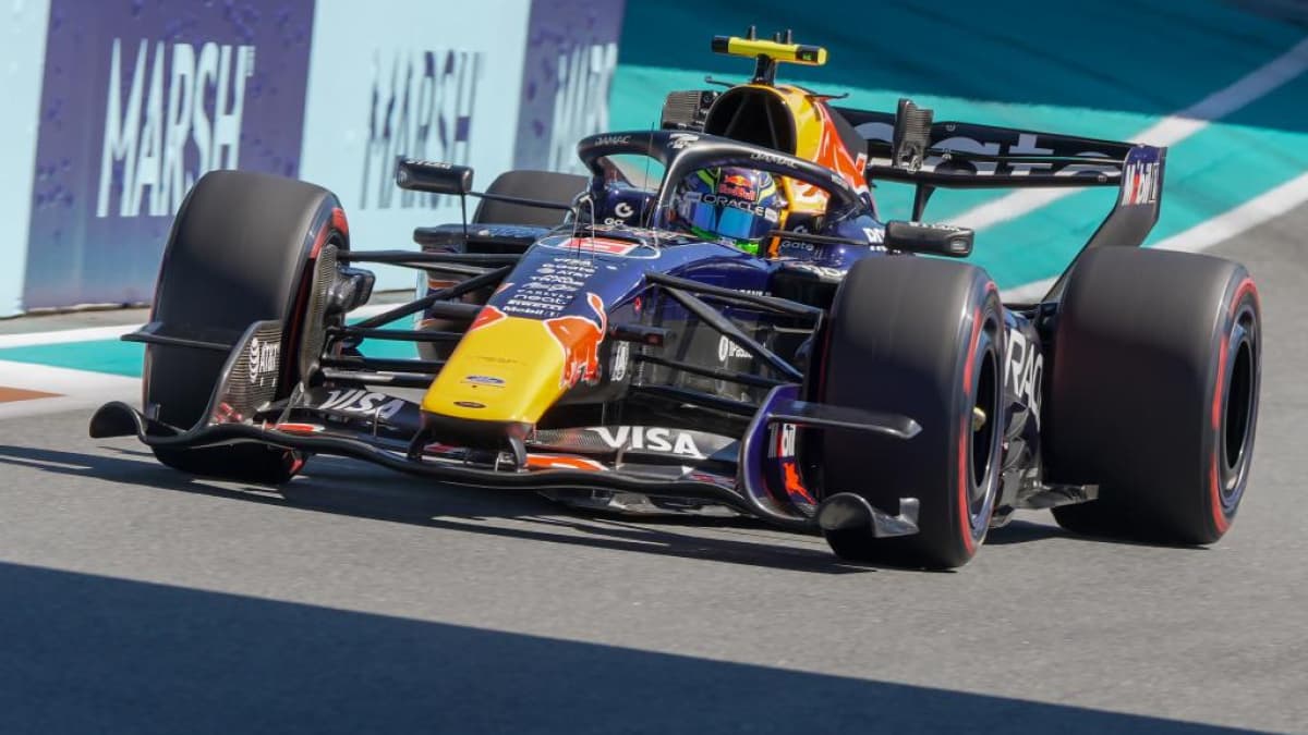 Hadjar descalificado, con lo que Sainz y Alonso ganan una plaza cada uno