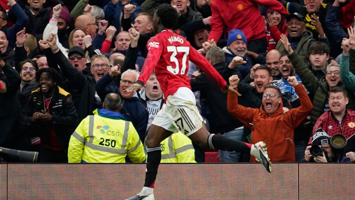 Mainoo celebra su renovación con el United decidiendo un Clásico 'loco' ante el Liverpool