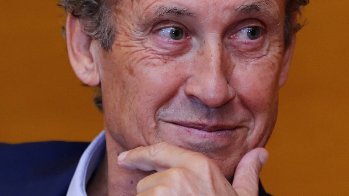Valdano le dibuja al Madrid el perfil de entrenador para que "los jugadores no se lo coman en segundos"