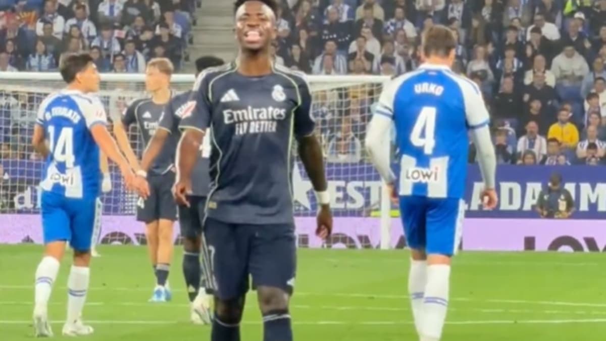 La reacción de Vinicius a los cánticos de "Balón de playa"