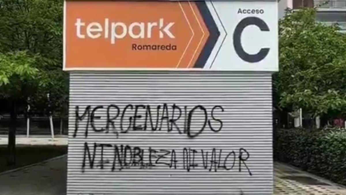 Las protestas de la afición del Zaragoza pasan del campo a las oficinas: "Ni nobleza ni valor"