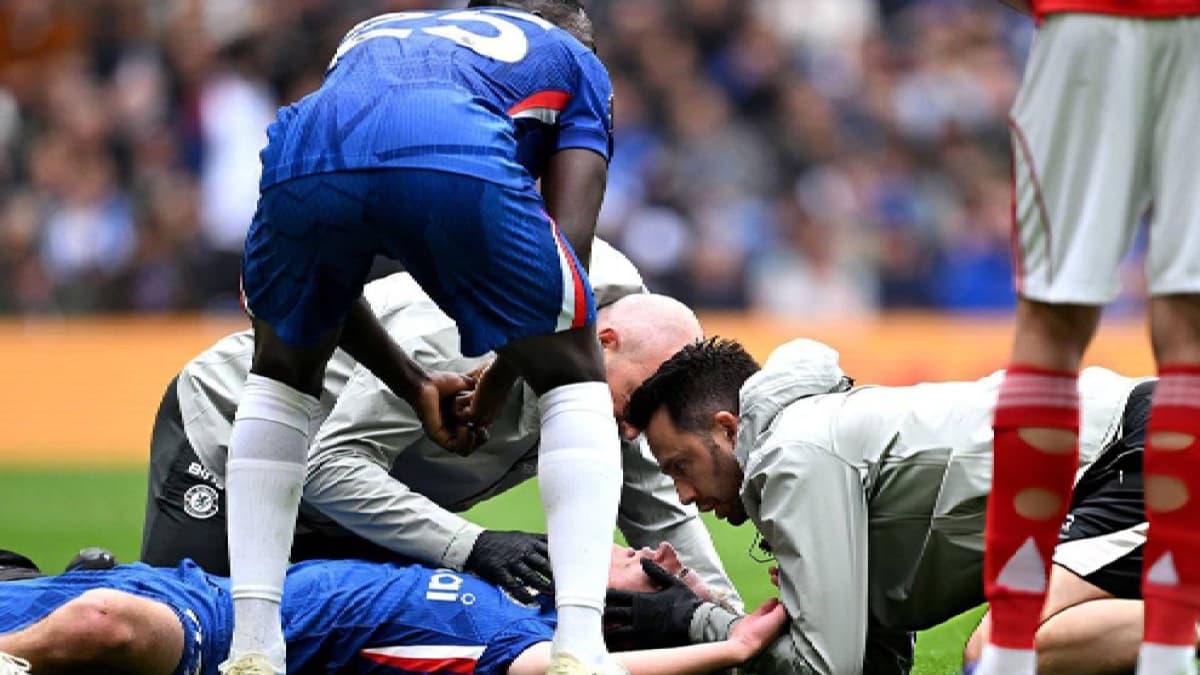 Preocupación por el estado de Jesse Derry, la joya del Chelsea: retirado en camilla por un golpe en la cabeza