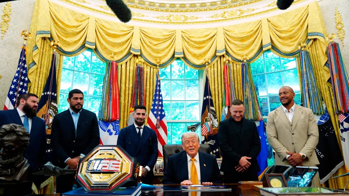 Trump recibe a Ilia Topuria en la Casa Blanca