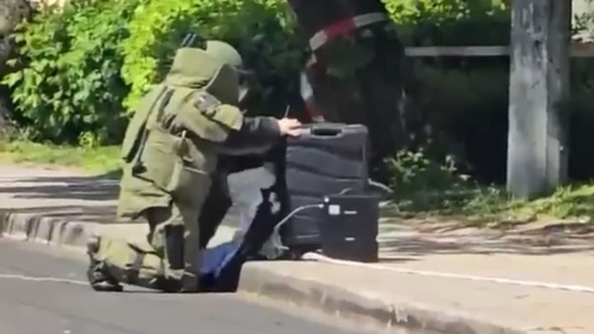 Susto en Bulgaria en la previa del Giro, los militares 'desactivan' un bulto sospechoso en pleno centro