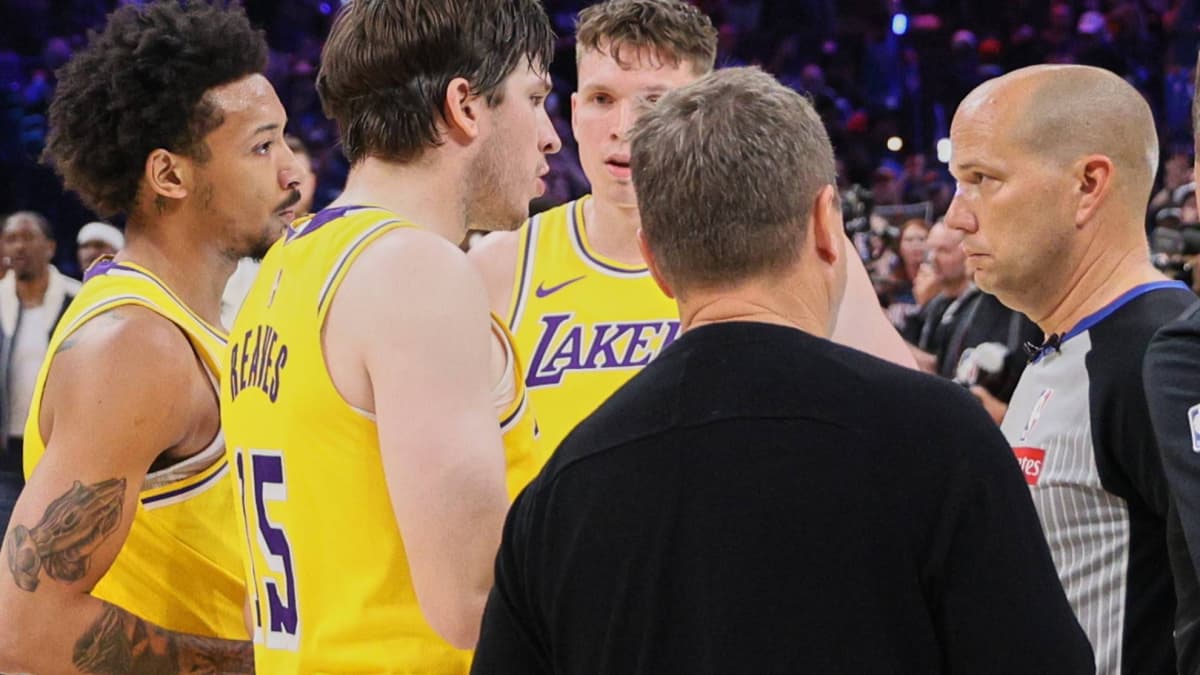 La guerra de los Lakers contra los árbitros y las fullerías de los Thunder: "LeBron es la estrella peor pitada"