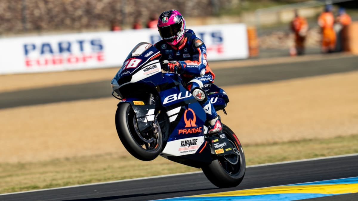 Izan Guevara se estrena en la pole en Moto2, la primera en tres años y medio