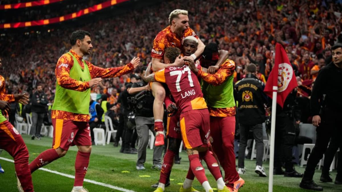 Un gol de tacón de Osimhen hace campeón al Galatasaray
