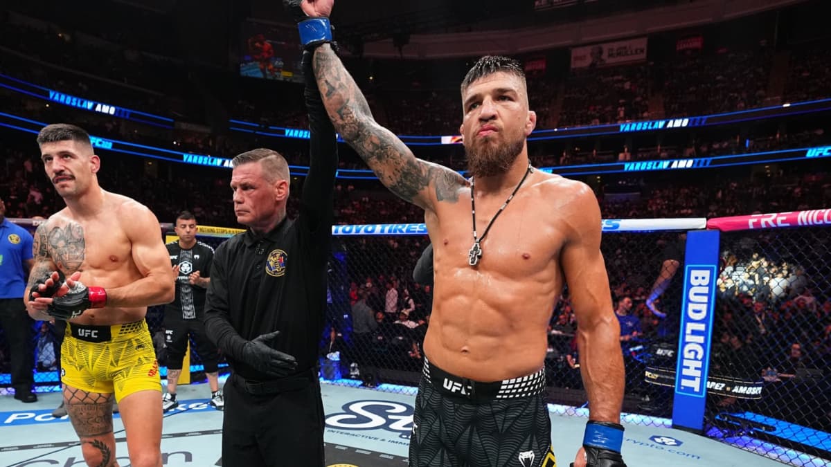 Amosov somete a Joel Álvarez en UFC 328 y frena su ascenso