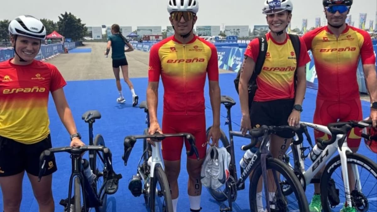 Oro de España en el relevo mixto de la Copa del Mundo de Chengdu