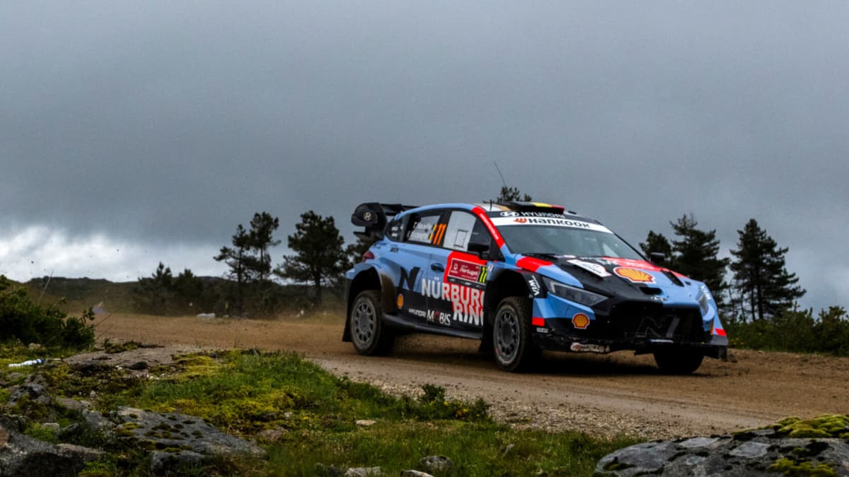 Dramón en Portugal: Neuville reina tras un pinchazo de Ogier