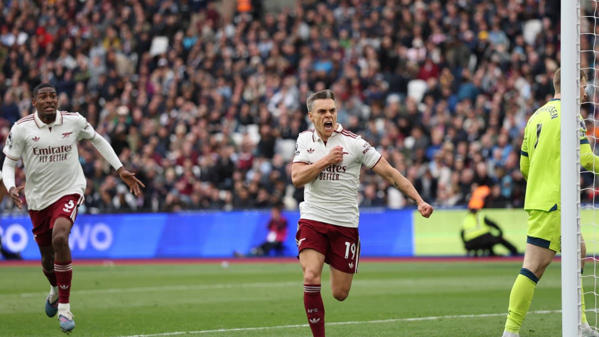 El Arsenal acaricia la Premier en un final histórico... y polémico