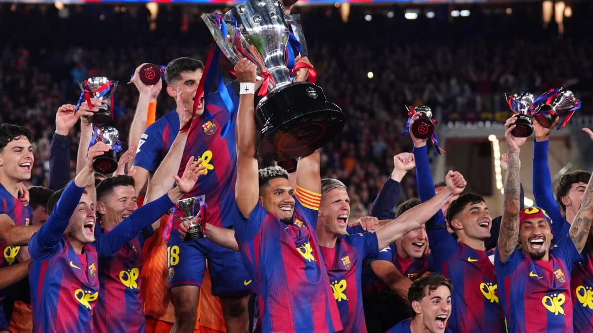 El Barça construye un equipo; el Madrid lo destroza