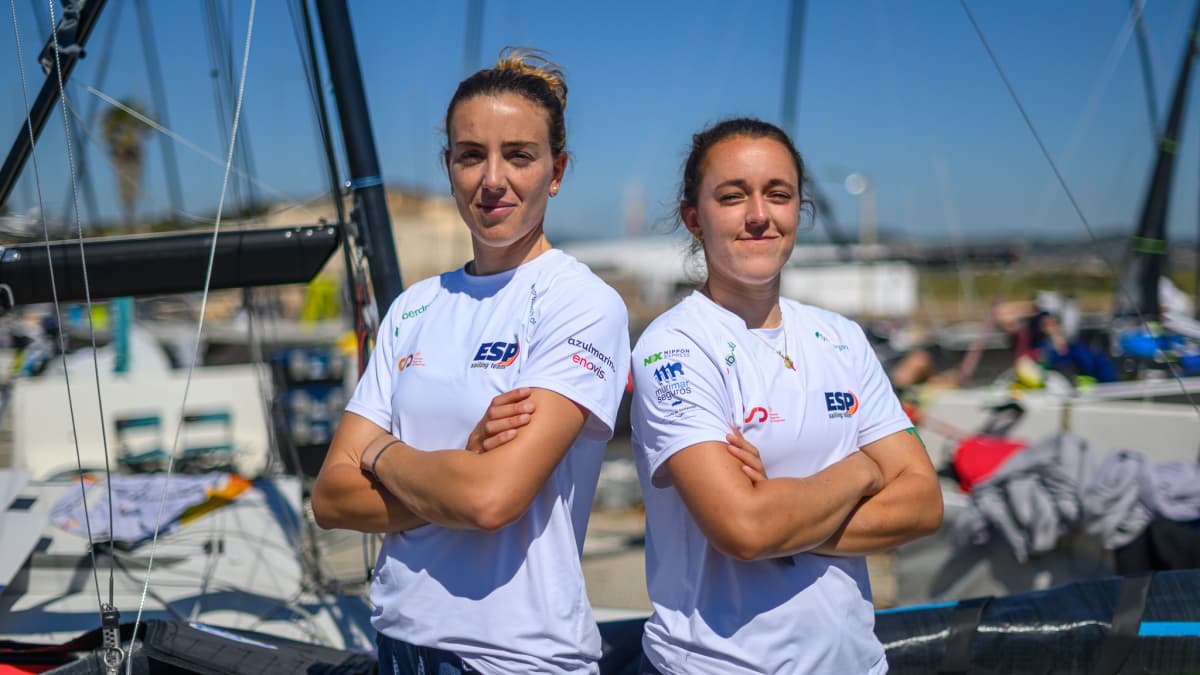 Patricia Suárez y Melania Henke, primeras líderes del Mundial de 49erFX