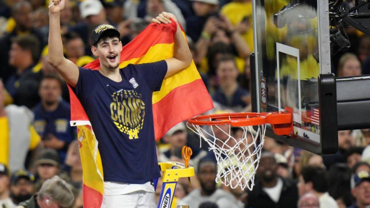 Aday Mara: "Estar aquĆ y ver el logo de la NBA es increĆble, tengo muchas ganas de ver lo que puede pasar en el futuro"