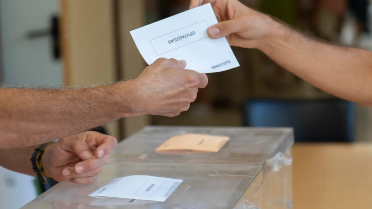 Jornada de reflexión en las elecciones andaluzas: las quinielas con PP, PSOE, VOX...