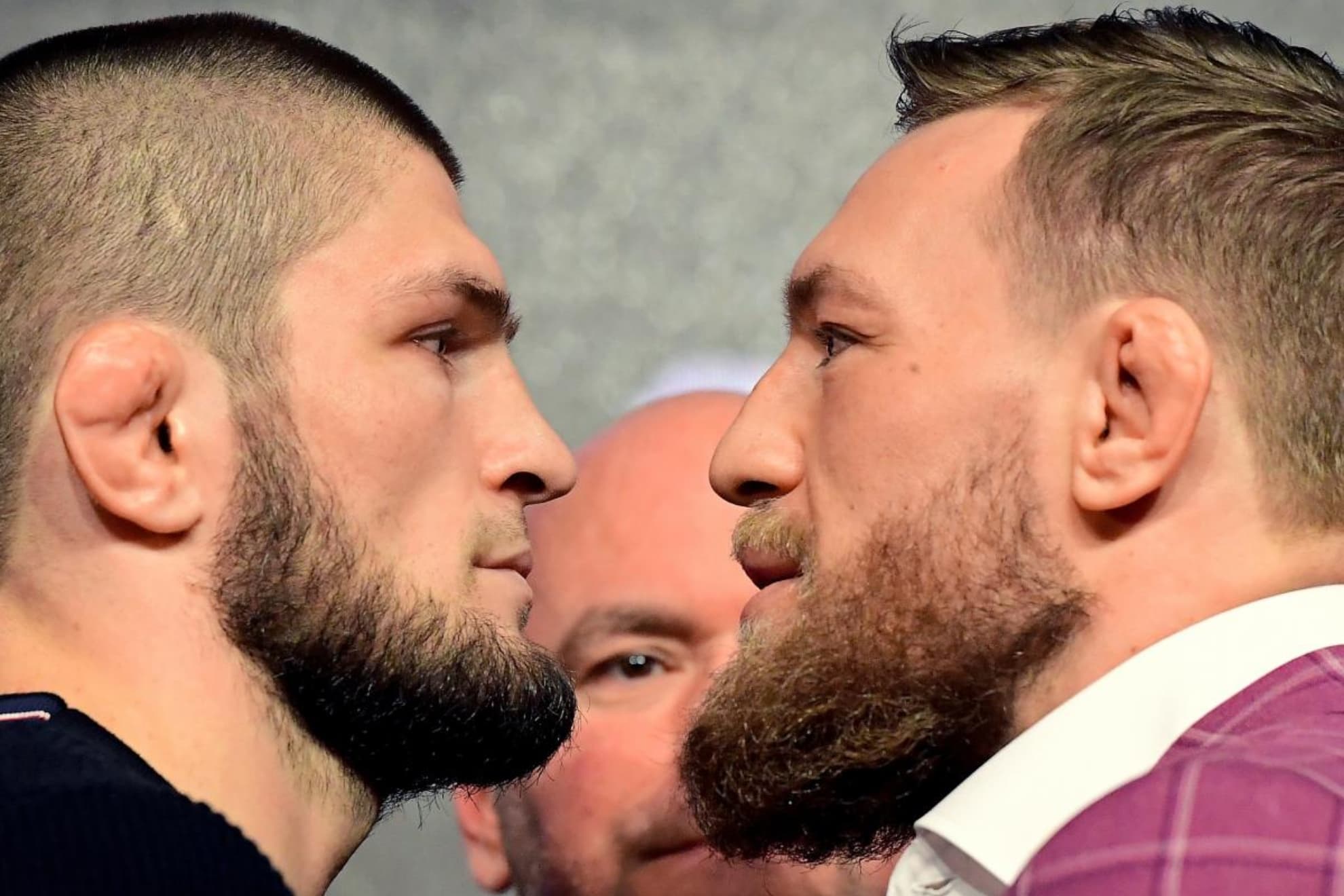 Khabib Nurmagomedov y Conor McGregor durante un careo.